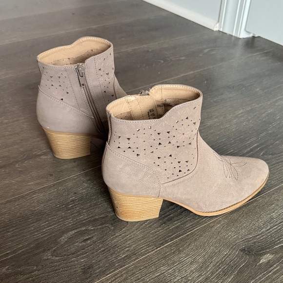 SOUL Naturalizer Taupe Ankle Booties - Picture 3 of 4